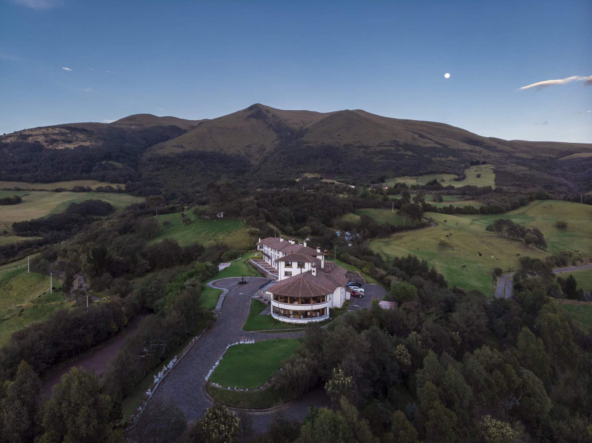 CotopaxiPungo y el paisaje rural de Rumipamba vistos desde el aire
